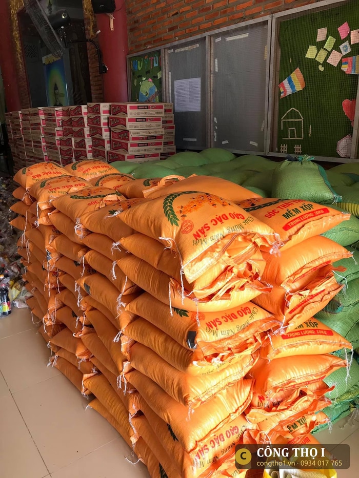 Công Thọ I phát quà cho gia đình khó khăn tại Đồng Tháp