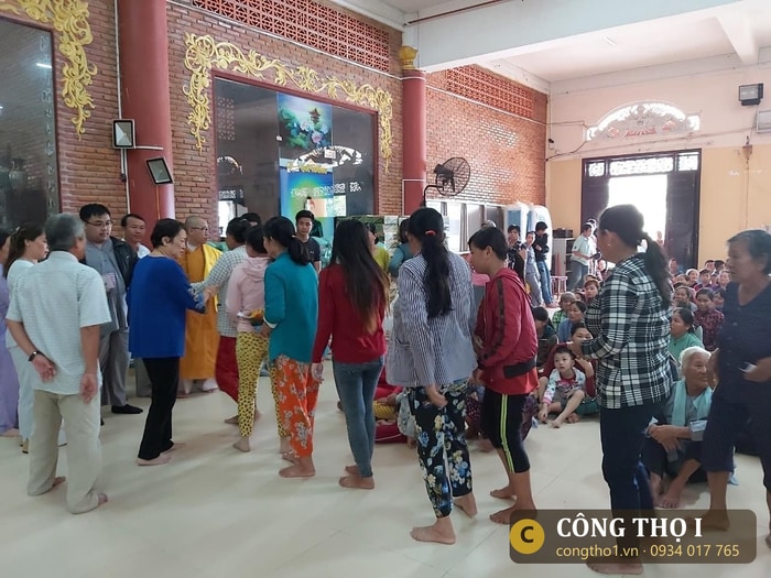 Công Thọ I phát quà tại Đồng Tháp - hình 4